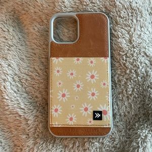 Thread Wallets iPhone 12/ 12 Pro Yellow Daisy Case